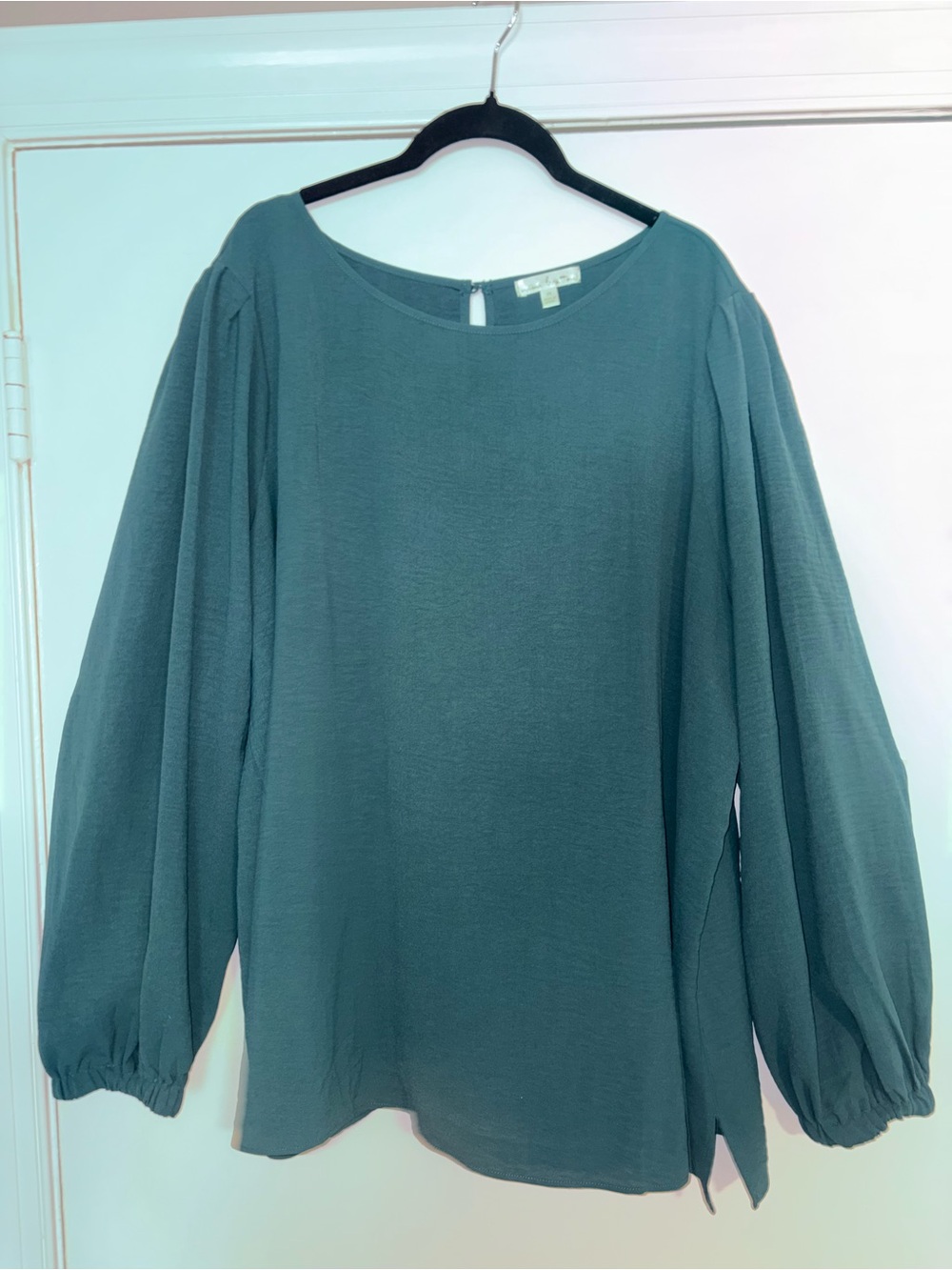 Elegant Green Long-Sleeve Blouse - Women Tops